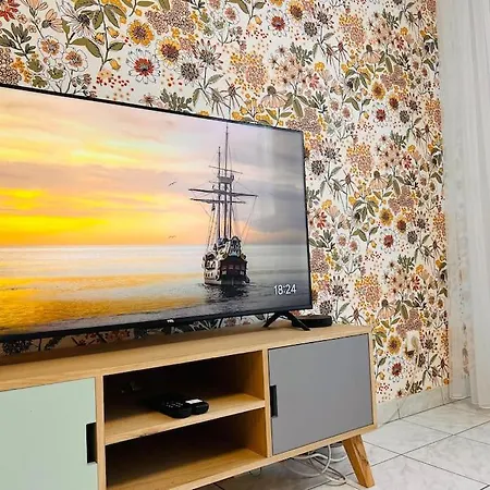 Apartament Lumineux, Calme, Parking & Tram *